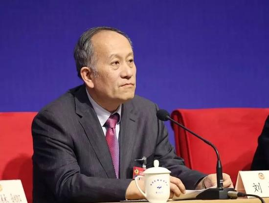 △国务院参事、中央财经大学原税务学院副院长刘桓