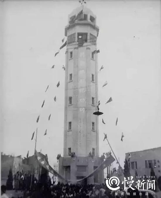 ▲1947年，抗战胜利纪功碑建成的历史性时刻