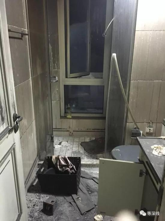 女儿房内卫及内卫窗户 《等深线》记者 封莉 摄影