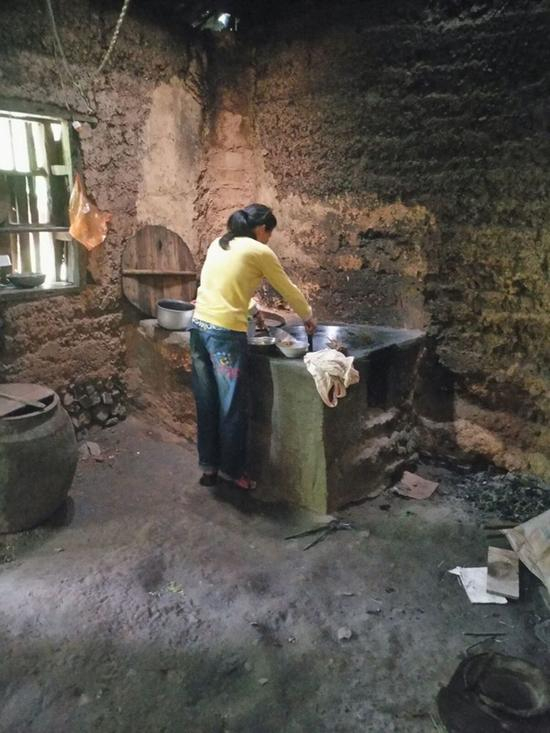 2017年5月24日拍摄的老屋——伍继红家的厨房