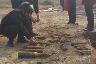 警方销毁数百废旧弹药爆炸物