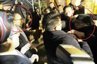 男子扑向韩国前总统李明博 高喊"你过来"