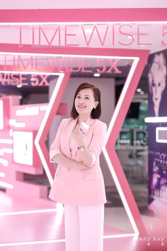 玫琳凯大中国区高级副总裁翁文芝女士