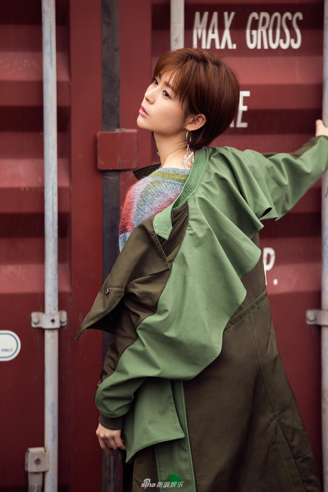 裹成粽子的冬天已是过去式 卢杉杂志写真美到犯规