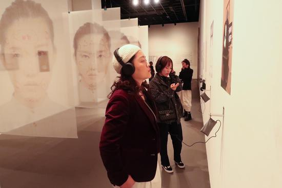 卢禹凡《Make Me Beautiful》展区&nbsp; 李波摄