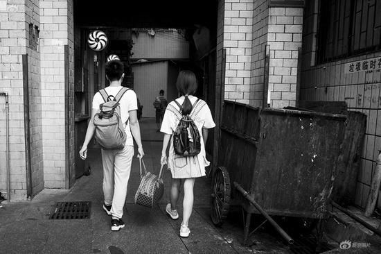 《城中村》组照 摄影：@用户6911542049（冯亚勋）