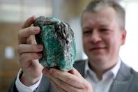俄罗斯发现1.6公斤祖母绿宝石