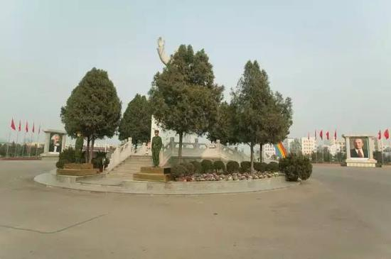 雕像，河南，2006