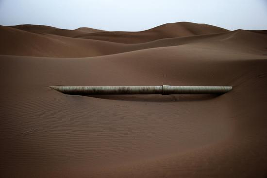 陈杰作品：腾格里沙漠污染