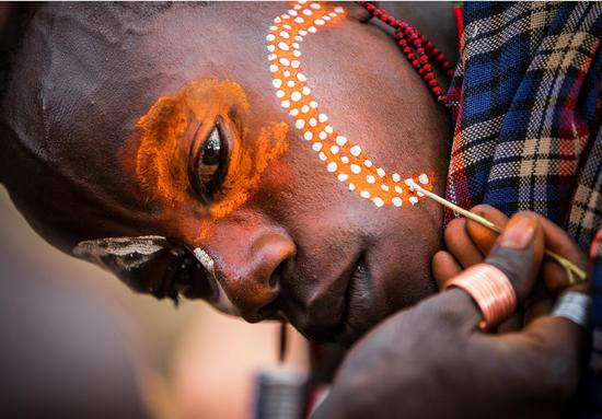 李铁强-Tribe Marks-2017西班牙第三届国际数码摄影沙龙大赛-FIAP勋带奖（旅游组）-RS-min