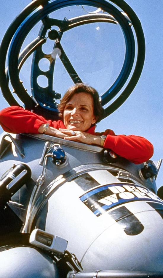 鱼儿是生活在水里的吗？