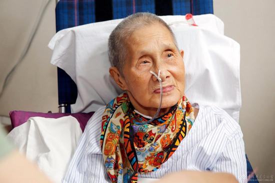 侯波同志90岁生日时拍摄的照片 刘建昌 摄