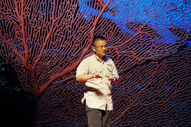 李秀保开展珊瑚礁科普演讲。受访者供图