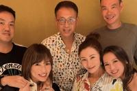 李嘉欣晒生日照皮肤白皙状态好 许晋亨挽妻子出镜显恩爱