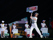 以青春、团结、友谊的名义携手向前——成都大运会闭幕式侧记