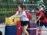 人均带走一只“熊猫儿” 成都大运会参赛代表团陆续离蓉