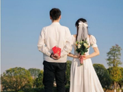 刚办完婚礼 内江这对90后“警医夫妻档”就奔上防疫一线