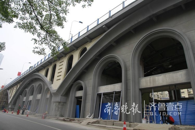 华丽欧范儿 济南成丰桥南侧天桥展新颜