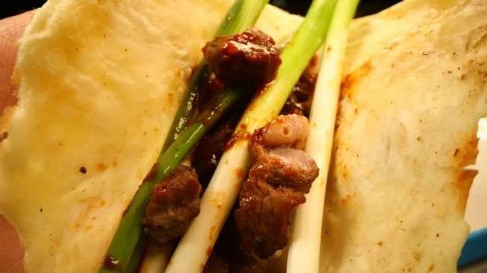  淄博烧烤-小饼卷肉