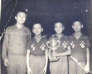 图说：柯元忻（左一）率领巨鹿路一小夺得全国比赛冠军 网络图