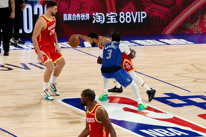 图说：10月9日NBA中国赛2026，独行侠VS火箭队比赛现场