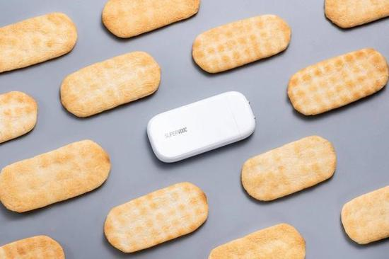 50W 超闪饼干充电器只有饼干大小