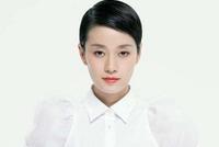 拖垮前夫文章后离婚!马伊琍跟神秘男子上演捧脸杀