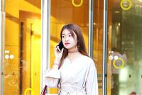 街拍:帅帅的短靴美女,要的就是精神提振(图)