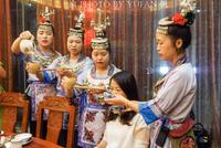 堪称中国最热情的敬酒礼仪,一般人真顶不住.图