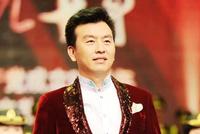 56岁央视主持人张泽群近照,网友直呼认不出
