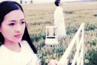 组图:章子怡25年前旧照曝光,稚气未脱清纯可人