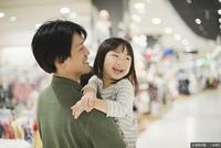 育儿博主:孩子性格内向孤僻,与家长3种行为有关