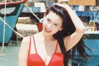 邱淑贞18岁二女儿曝光,五官精致立体颜值不输姐姐