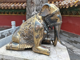 鎏金铜跪象