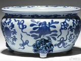 【文物宝藏】青花三足大香炉