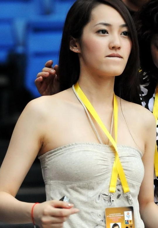 芳名王予柔的她,曾让阿联意乱情迷,不管不顾的上前搭讪!