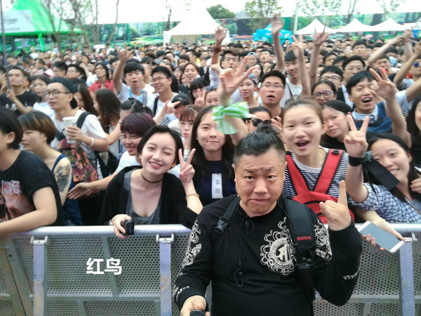 摇滚老炮红鸟首唱释魂刘陆伟作品,直击“背叛”