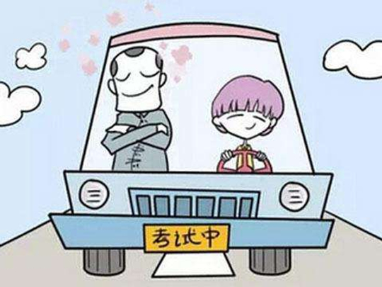 郴州科三并道总是忘了把转向灯回来