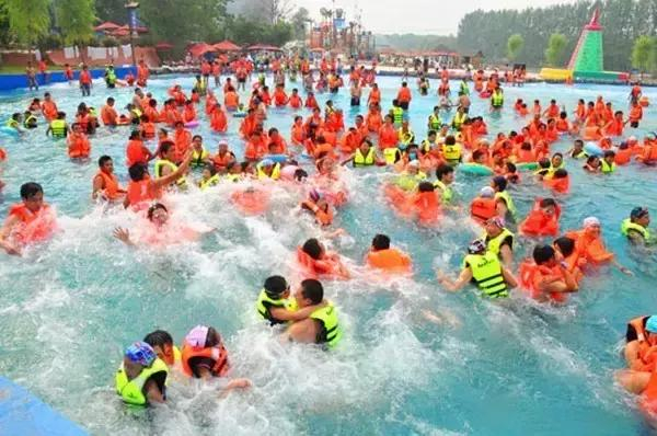 郑州湿身玩水竟有这么多选择温泉、水上乐园、游泳馆