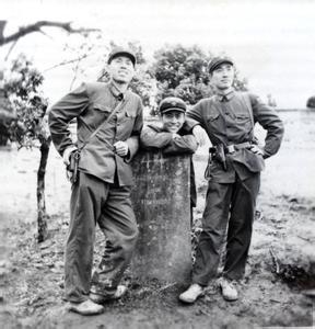 许世友的两位老部下迟浩田和张万年为何都成为副主席_新浪新闻