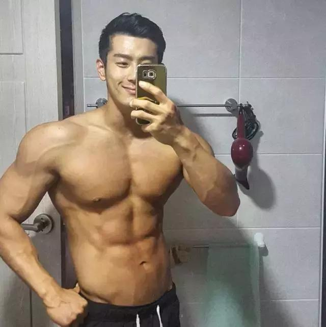 生活中他的生活很充实