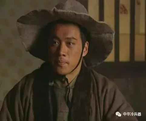 古代衙役抓贼巡逻用什么武器？