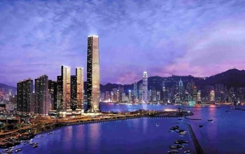 香港10大最高的摩天大楼,香港第一高楼近500米,落成创多项纪录_新浪新闻