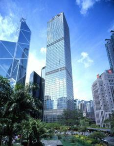 香港10大最高的摩天大楼,香港第一高楼近500米,落成创多项纪录_新浪新闻