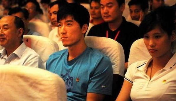 中国8大高颜值女运动员 一人靠胸出名|游泳|女运动员|陆滢|刘湘|女神_新浪新闻