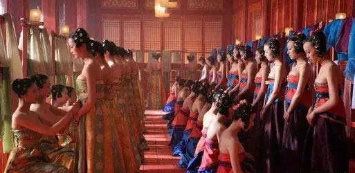 古代皇帝选妃过程，各个朝代的标准都不一样，明朝选妃很现代化