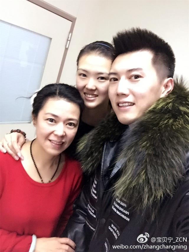 张常宁母亲美丽而又伟大,与张常宁好似姐妹,培养继子成国家队员