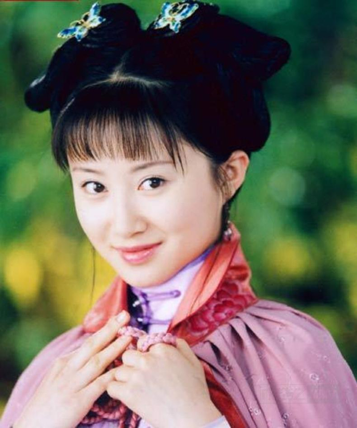 同样是童星,杨幂越长越丑!杨紫越长越甜!她从小到大从未变过