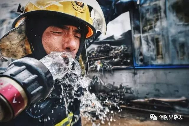 消防员救火前后最真实的一幕!第10张看哭了!
