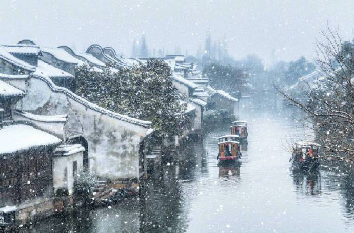 风一更,雪一更,聒碎乡心梦不成,故园无此声。